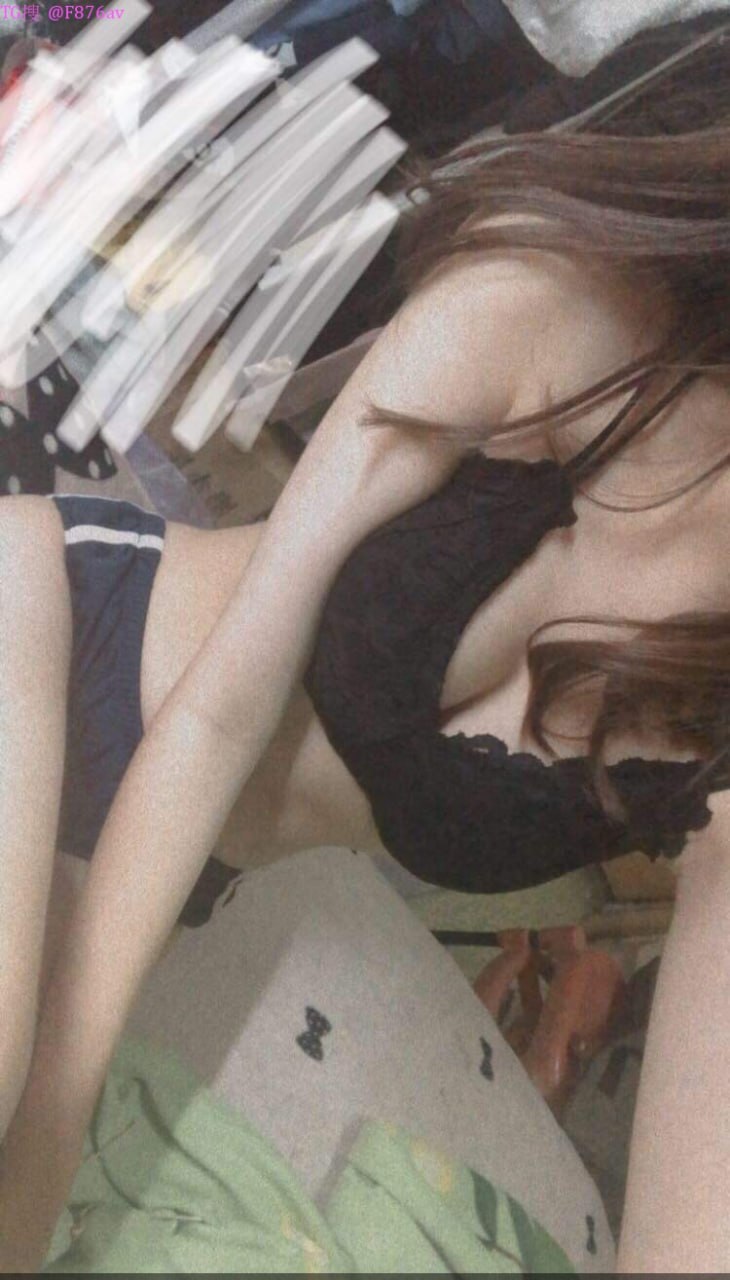 Em ngành mặt xinh bướm to cho xuất vào trong